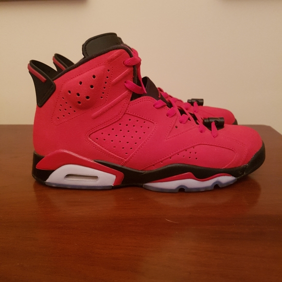 AIR JORDAN 6 RETRO "TORO BRAVO" - Picture 2 of 11